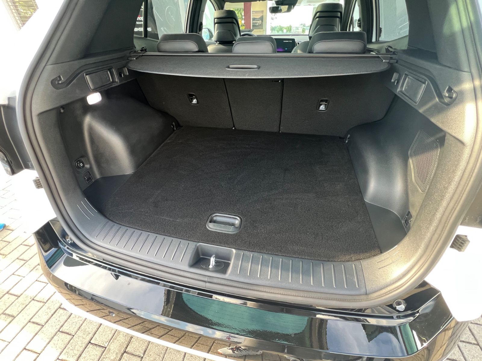 Fahrzeugabbildung Kia SPORTAGE 1.6T PHEV GTL SD GD DRIVE SOUND