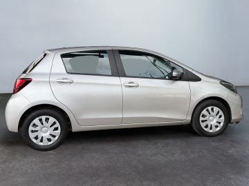 Toyota Yaris - 10