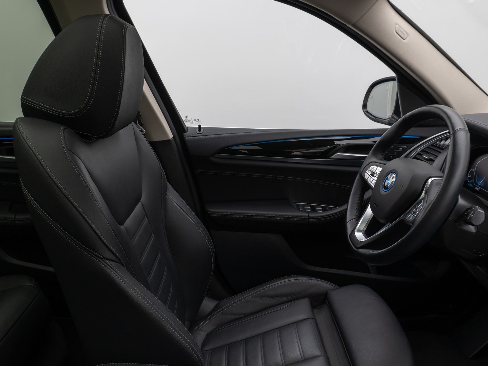 Fahrzeugabbildung BMW iX3 Impressive 360°HUD DAB H/K Komfort 20Zoll