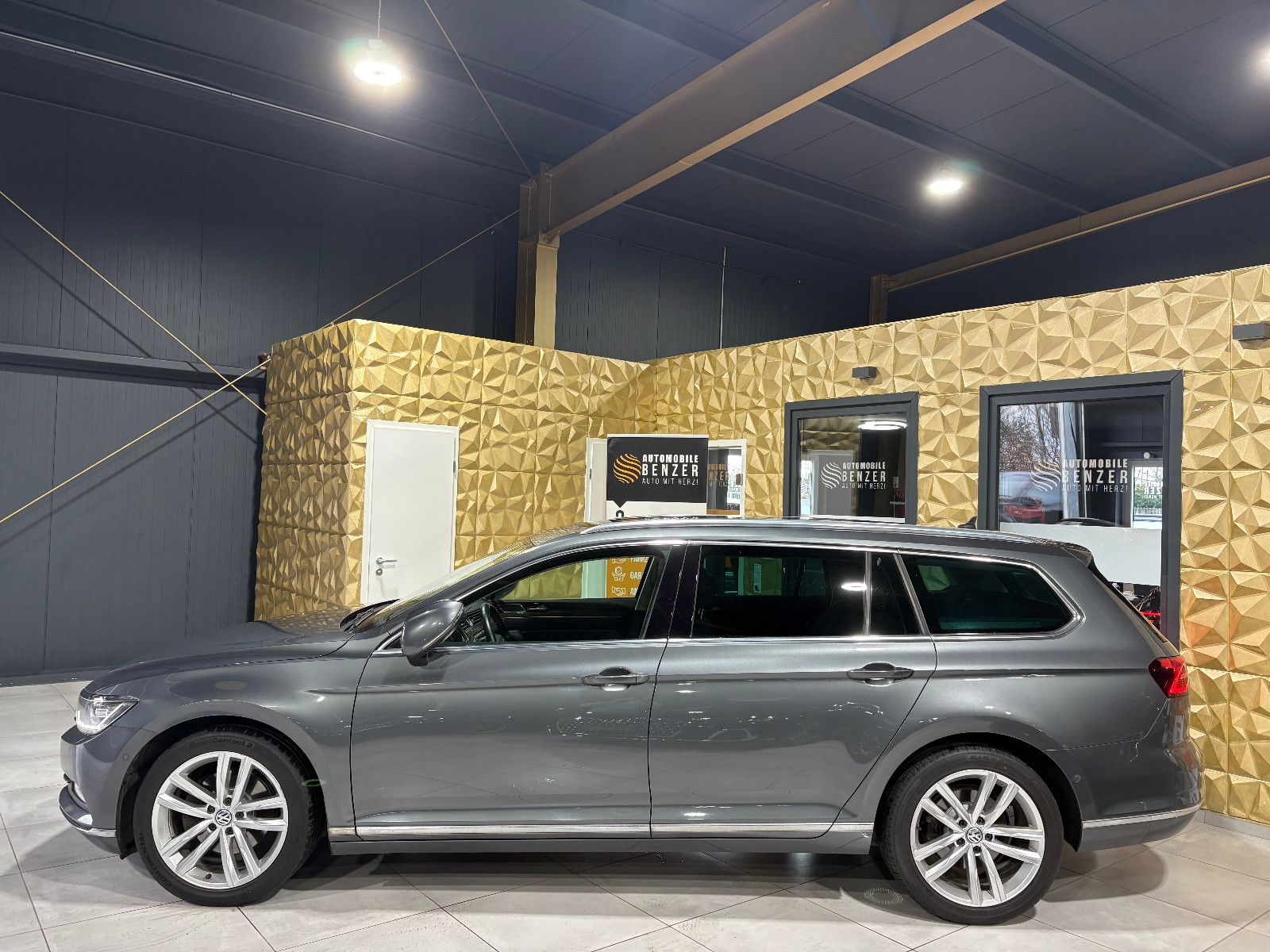 Fahrzeugabbildung Volkswagen Passat Variant Highline BMT/KAMERA/NAVI/SHZ/ACC/