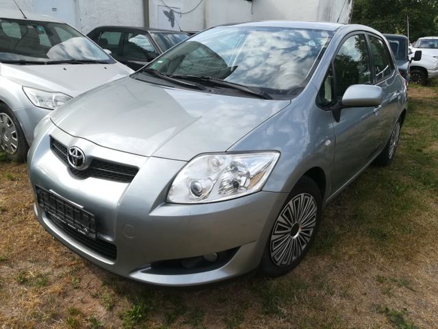 Toyota Auris Team