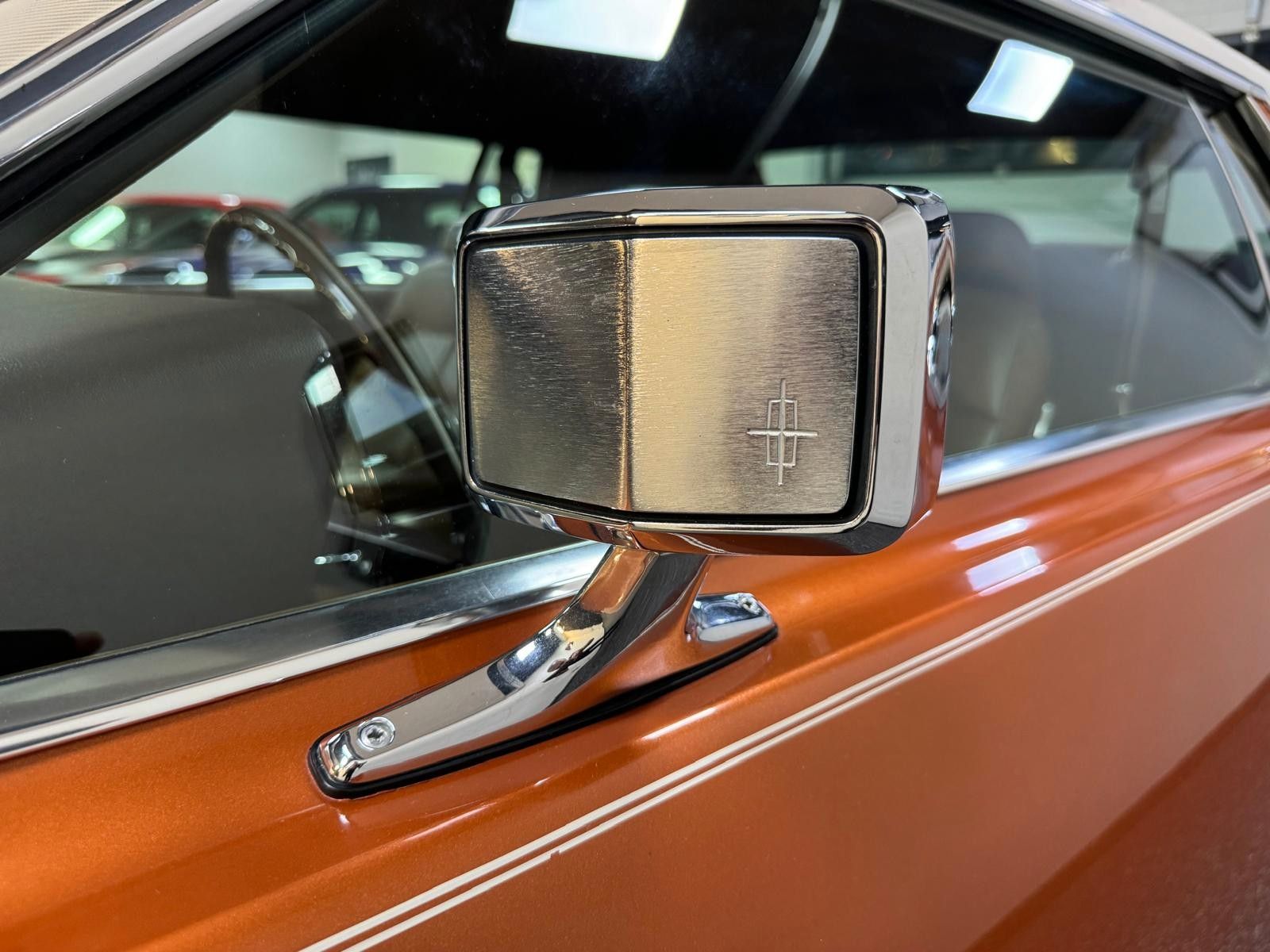 Fahrzeugabbildung Lincoln Continental MARK IV COUPE