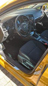 Volkswagen Golf 1.4 TSI 92kW Sound Variant Sound - mit Benzin-Antrieb: Gold, Kombi