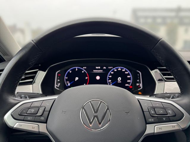 Passat Variant Business 2.0 TDI DSG AHK Navi Mat