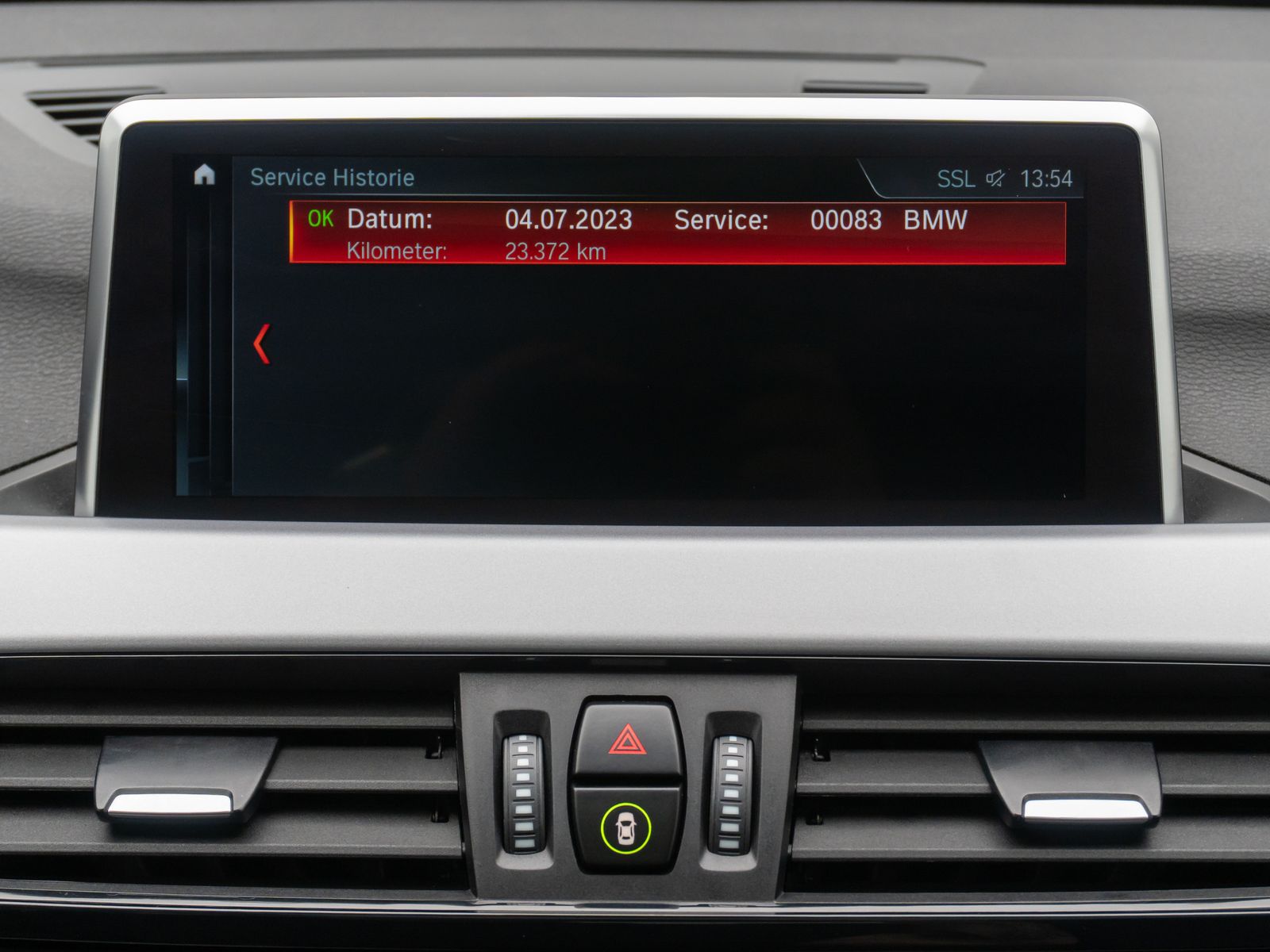 Fahrzeugabbildung BMW X1 sD18i Panorama Kamera DAB Navi Komfort Leder