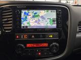 Mitsubishi Outlander Top 2.0 Automatik 4WD 7-Sitze Navi Kam - Mitsubishi Outlander Top mit Benzin-Antrieb