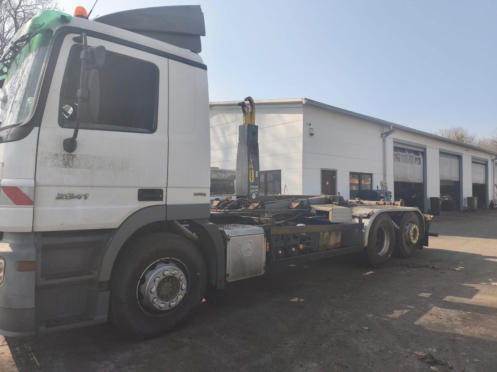 Mercedes-Benz Actros 2541