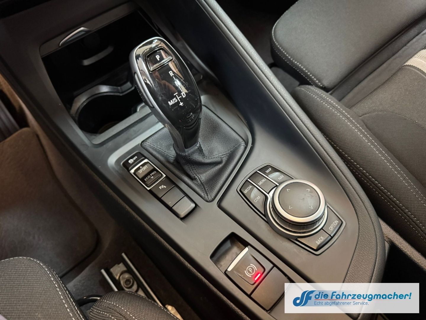 Fahrzeugabbildung BMW X1 sDrive 18 i Advantage Sound Sportsi. LED el.H