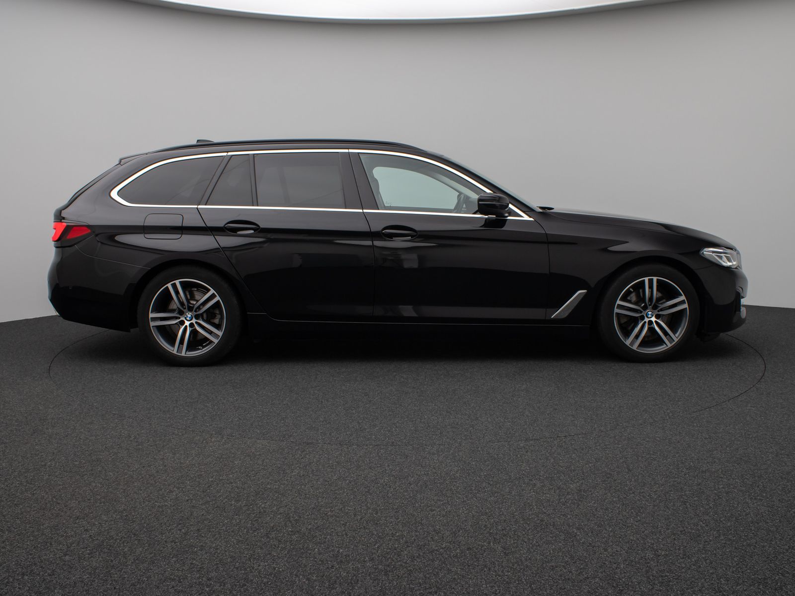 Fahrzeugabbildung BMW 520d xD Kamera Laser HUD DAB HiFi Stop&Go MSport