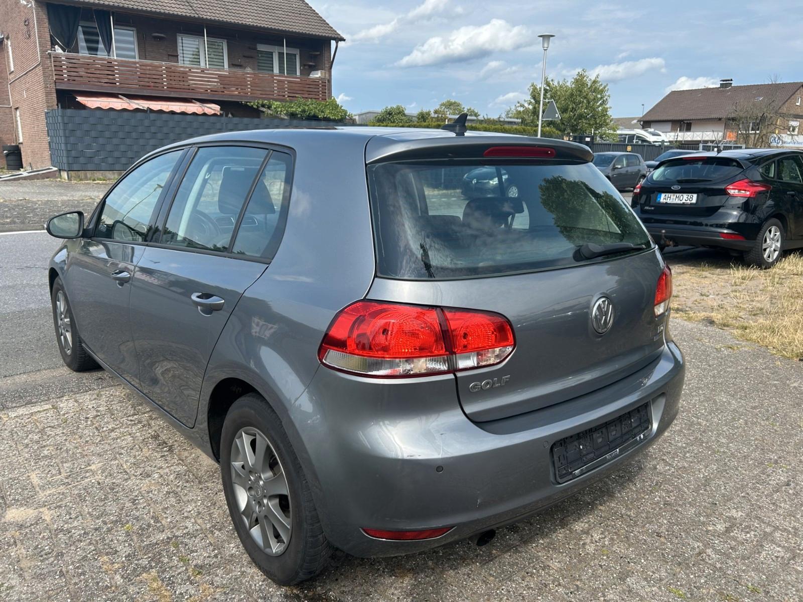 Volkswagen Golf VI 1.6 TDI BMT*NAVI*KLIMAUT*TEMP*PDC