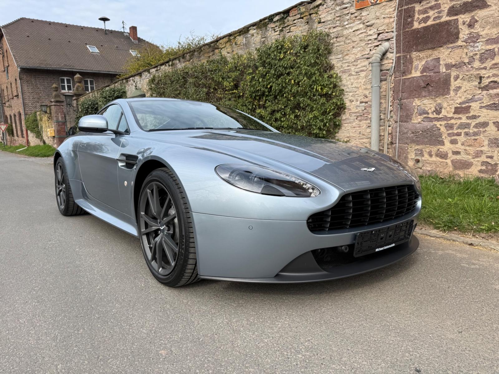 Aston Martin V8 Vantage N430 Coupé  Skyfall-Silver