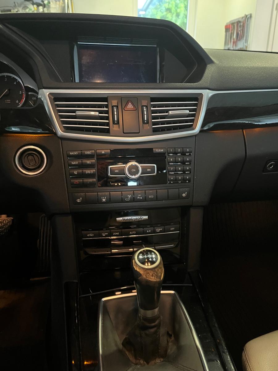 Mercedes-Benz E220 2012 — photo 8