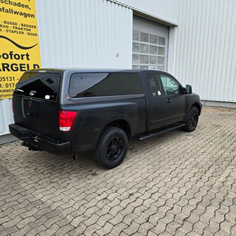 Nissan Titan 4X4 V8 GAS AT- LEDER 4 TÜR 5 SITZER AHK KL