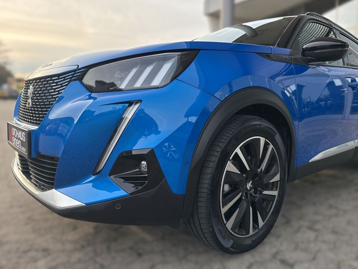 Fahrzeugabbildung Peugeot 2008 e- GT Pack El. Panodach Navi Leder Massages