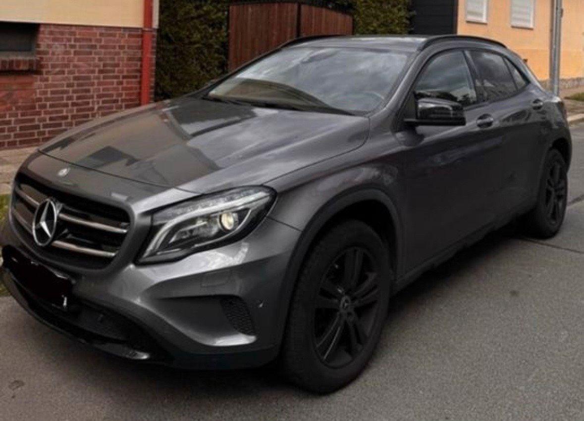 Mercedes-Benz GLA 200