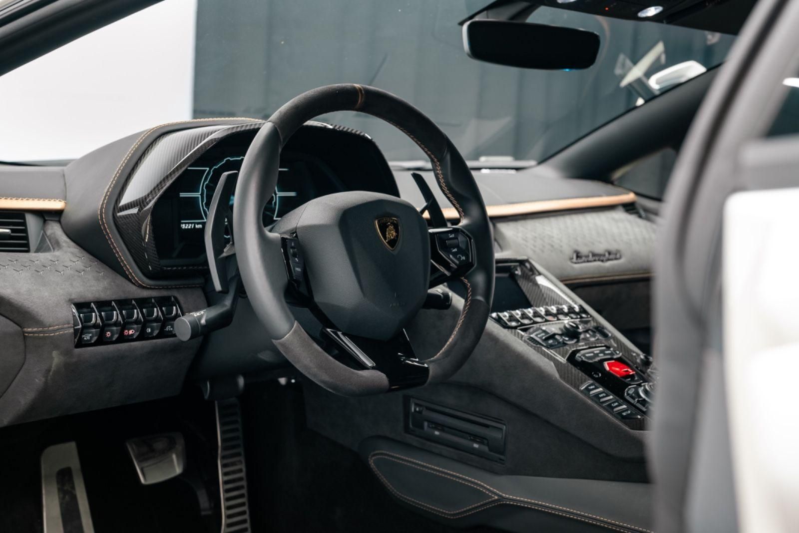 Fahrzeugabbildung Lamborghini Aventador Ultimae/KAMERA/CARBON/GARANTIE 05/27