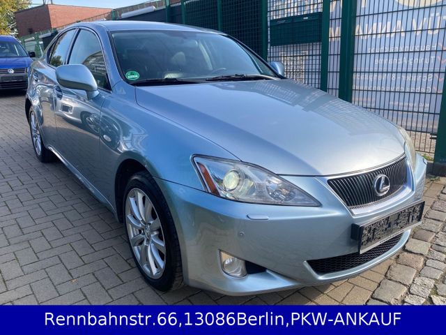 Lexus IS 220d !! Tüv-Neu !! Top !! Xenon/Leder !!