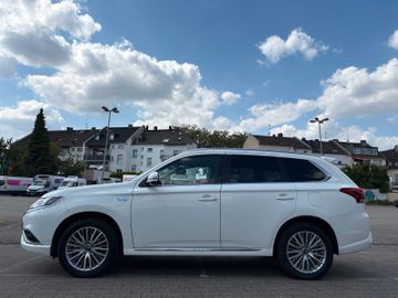 Mitsubishi Outlander - 3
