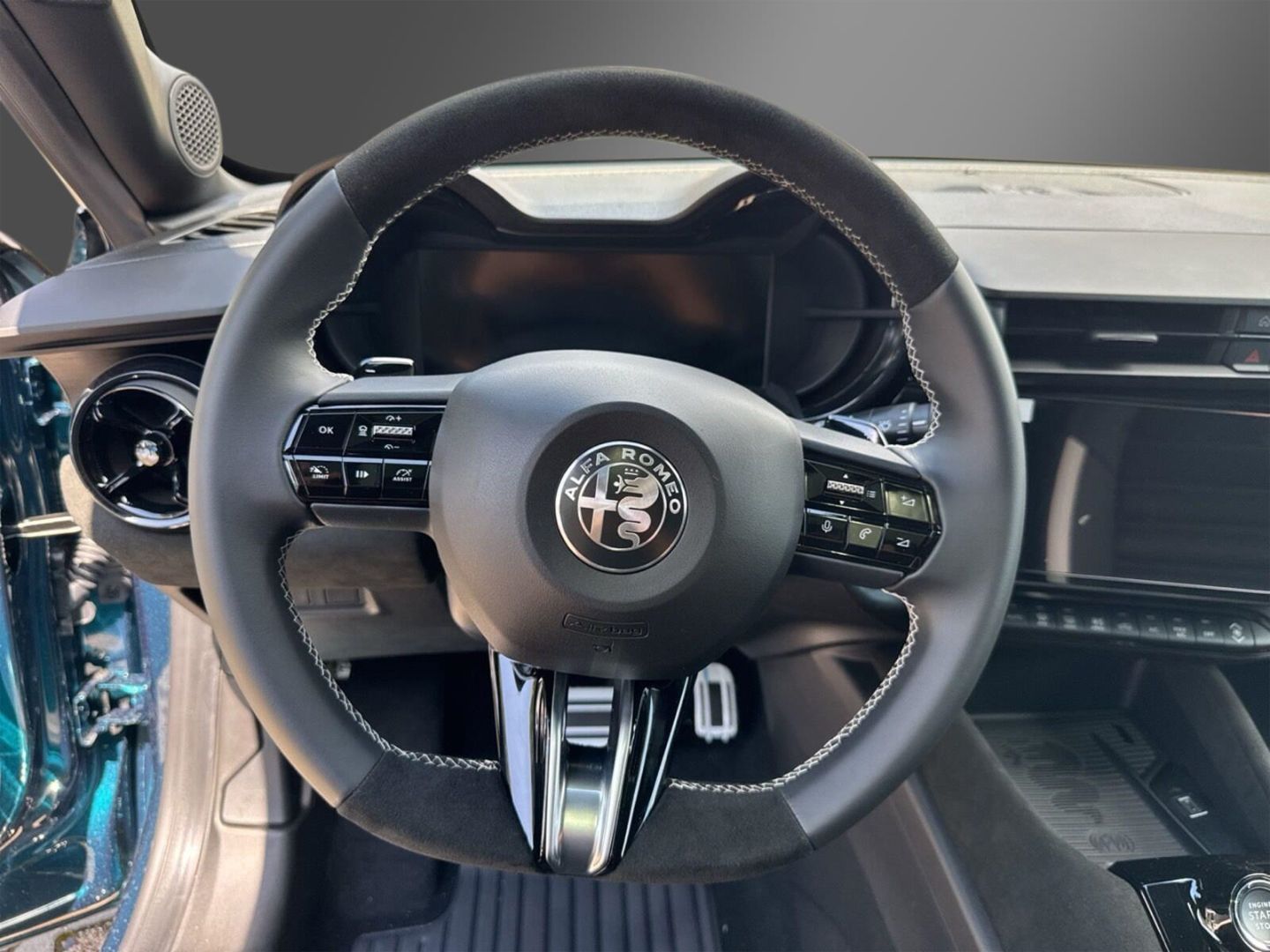 Fahrzeugabbildung Alfa Romeo Junior Ibrida Sport Speciale 1,2 VGT 107kW MY26
