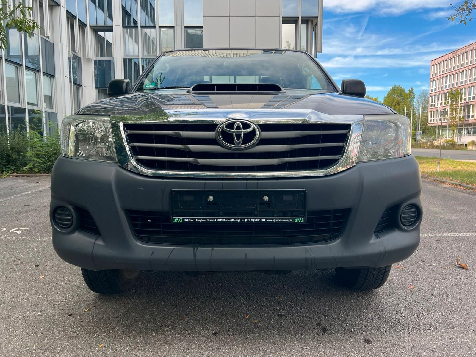 Toyota Hilux 2011 — photo 8