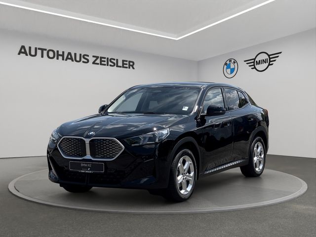 BMW iX2 eDrive20 SOFORT! 18&quot;LM SHZ RFK Driv. Ass. (Fahrzeug B004335396269)