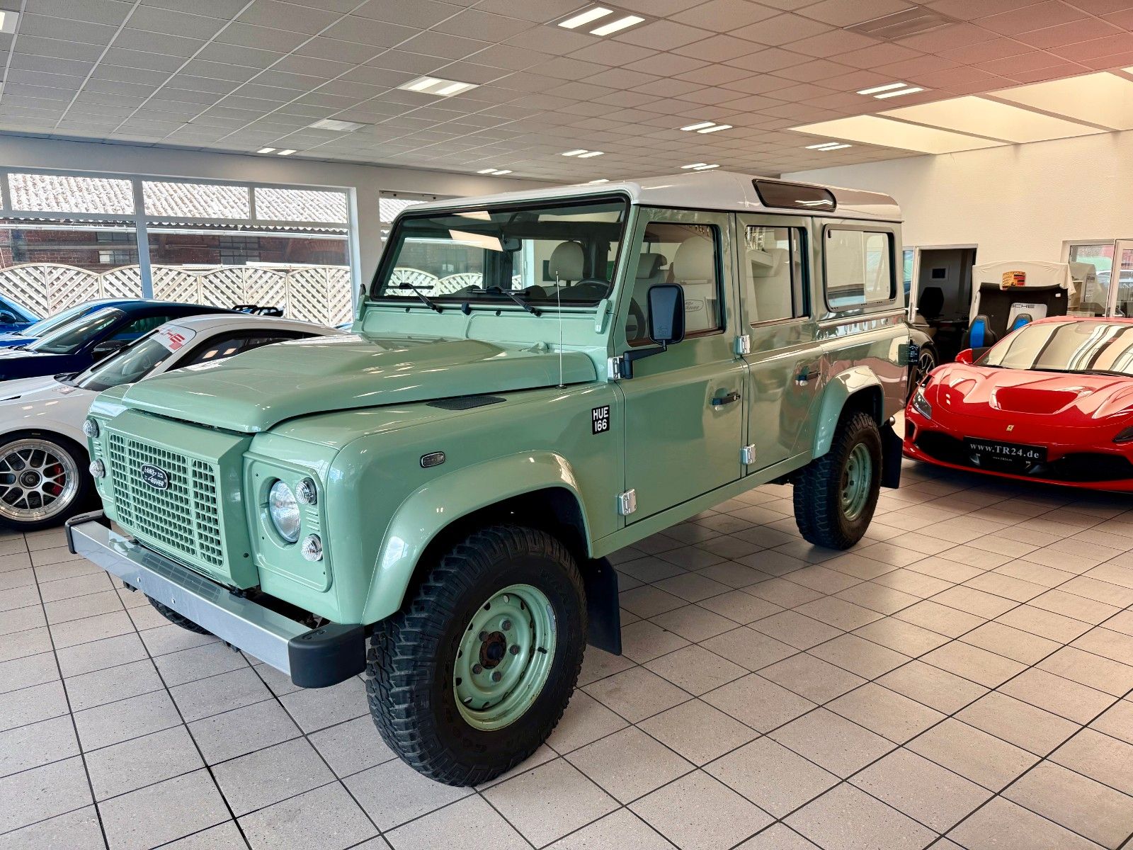 Fahrzeugabbildung Land Rover Defender 110 Heritage Station Wagon 7-Sitzer/AHK