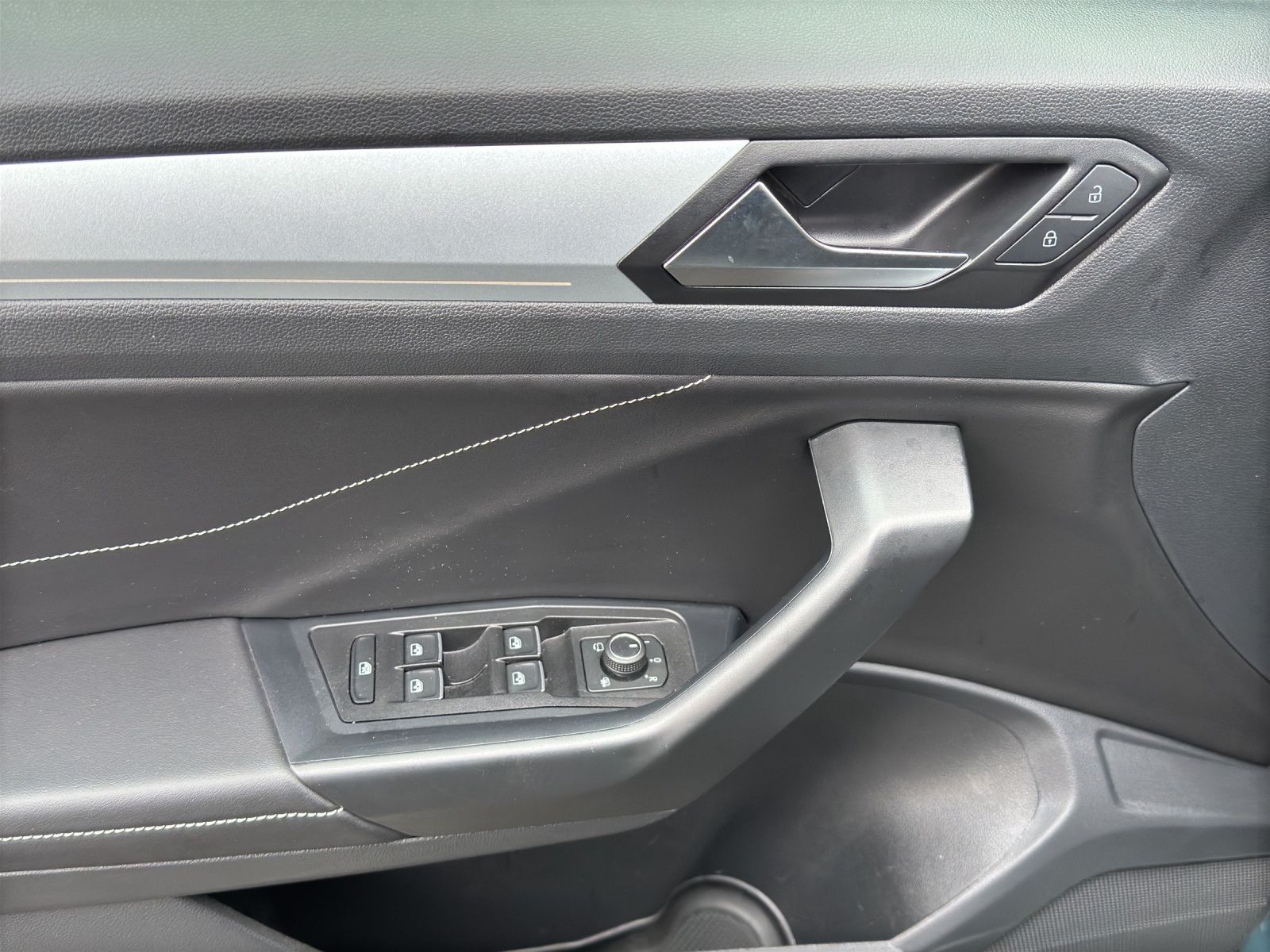 Volkswagen T-Roc - Bild 8