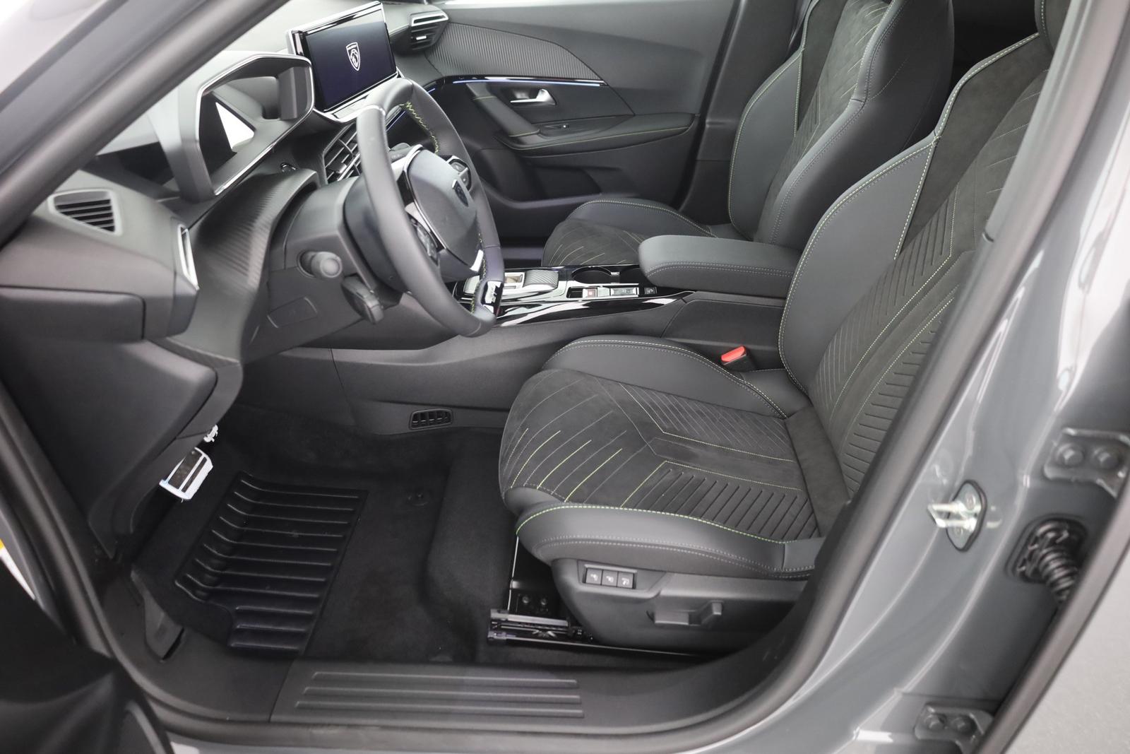 Peugeot 2008 GT 1.2 Hybrid 145 Aut. LED ACC Navi