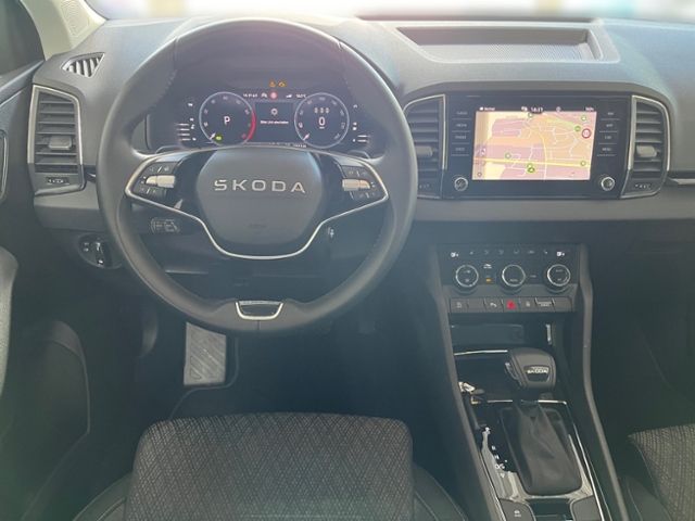 Fahrzeugabbildung SKODA Karoq 1.5 TSI DSG SELECTION NAVI LED KAMERA GJR