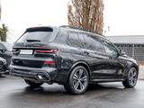 BMW X7 xDrive40d M Sport HUD PANO ACC AHK RFK NAVI - BMW X7 mit Diesel-Antrieb: Automatik