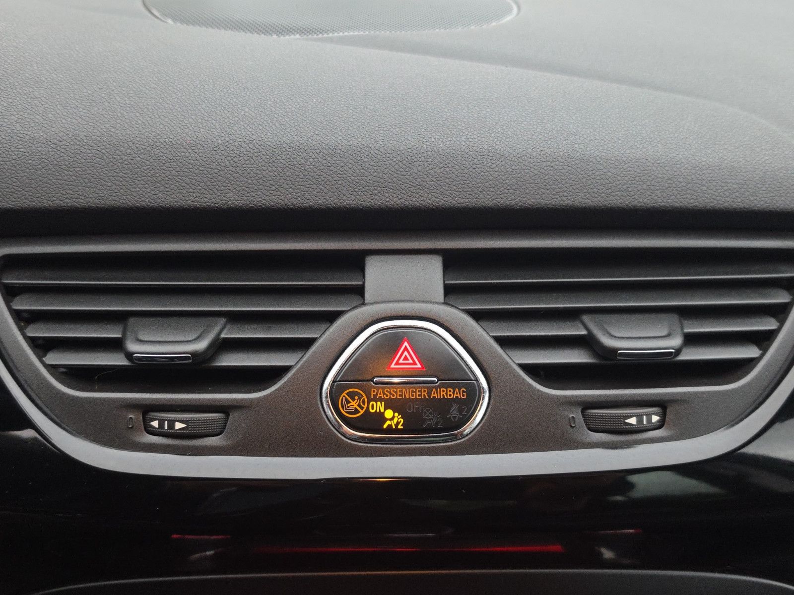 Fahrzeugabbildung Opel Corsa E Active