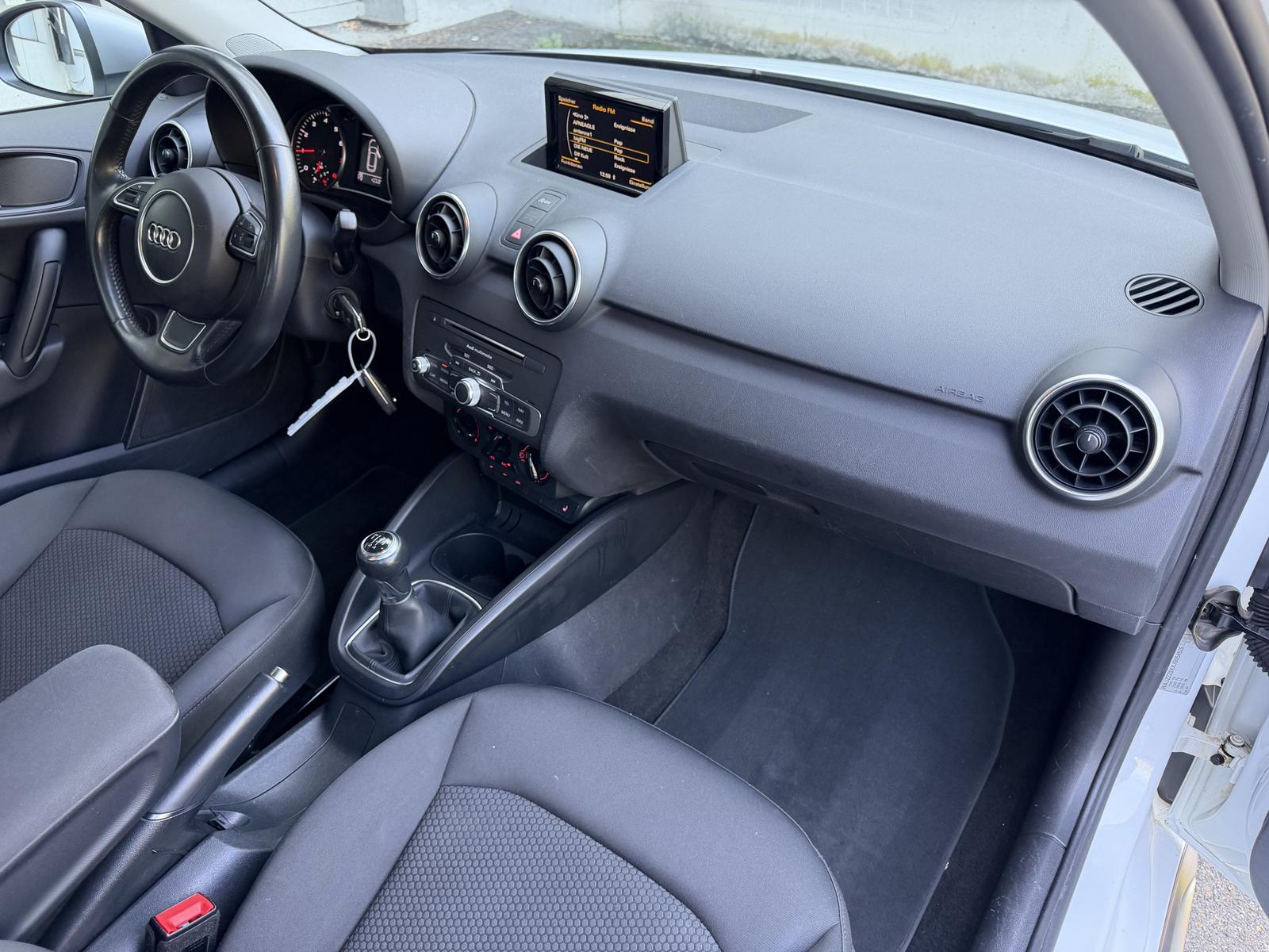 Audi A1 Sportback Ultra Xenon Sitzheizung Tempomat 