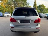Mercedes-Benz GL 500 BlueEff 4Matic,Pano,Fond TV,7-Sitze,H&K - aus 2012: Geländewagen