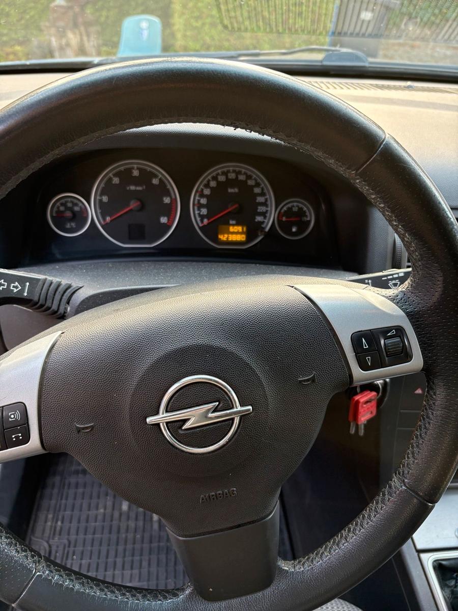 Opel Vectra 2005 — photo 5