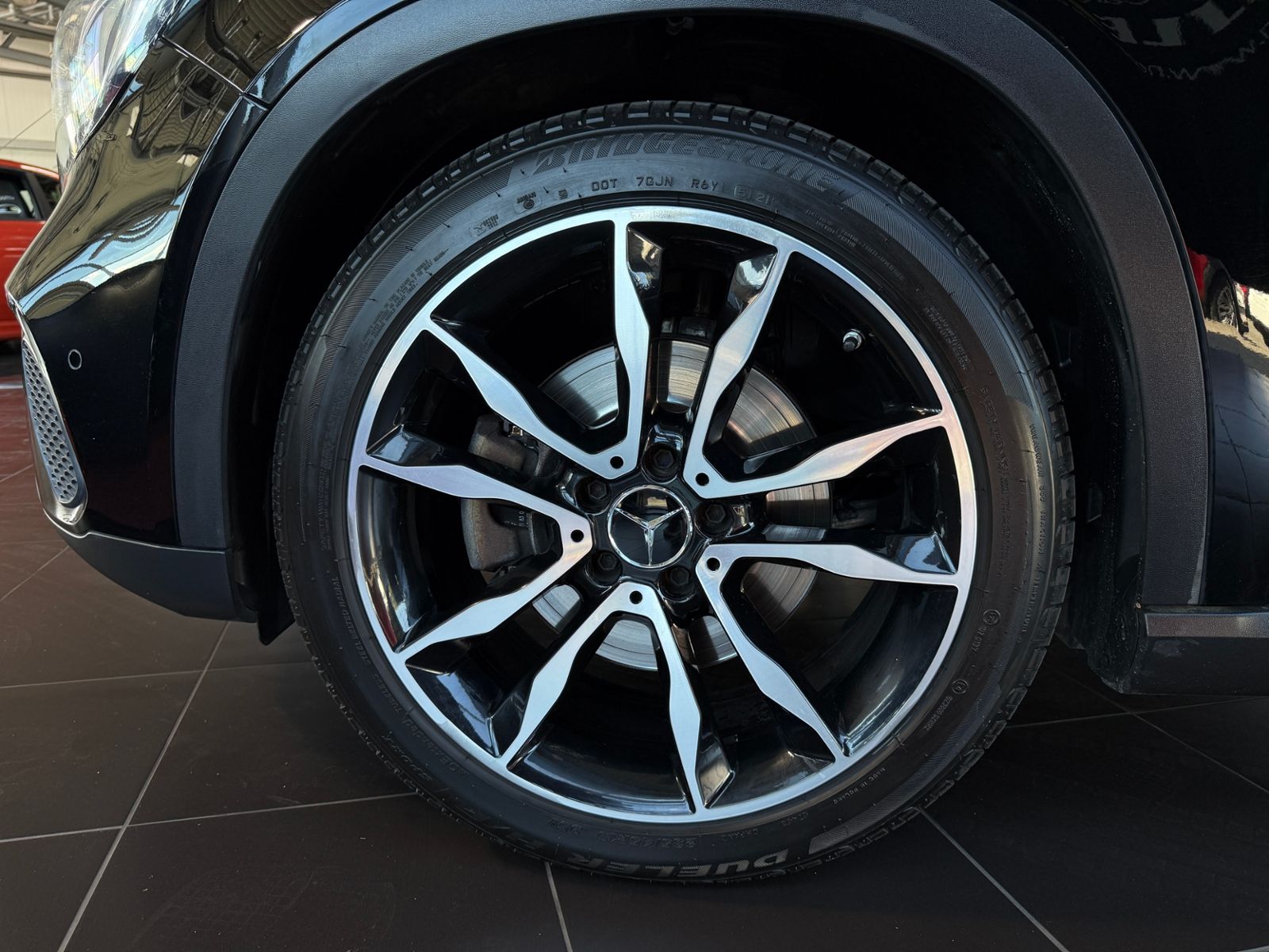 Fahrzeugabbildung Mercedes-Benz GLA 250 4Matic STNDHZ PANO DISTR 360°