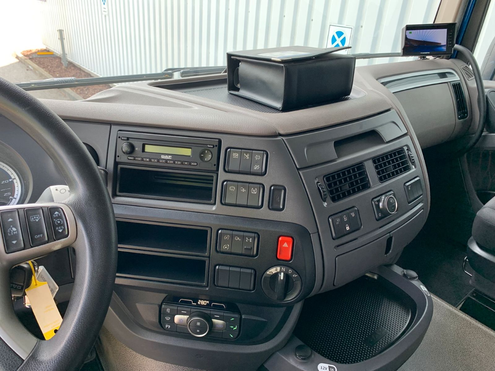 Fahrzeugabbildung DAF FT XF 480 SC LD