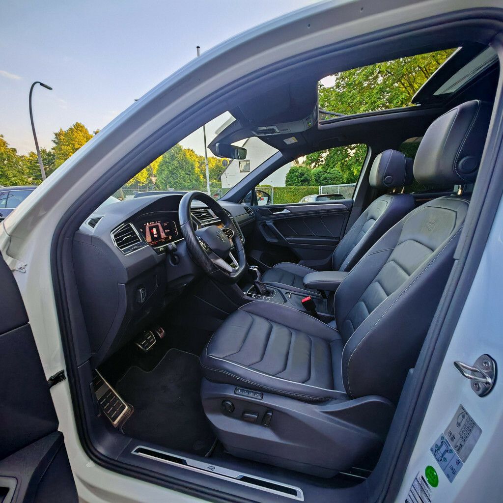 Volkswagen Tiguan R Line Panor.Voll.Mem.Dig.T.Matr.AHK.360° imagem 2
