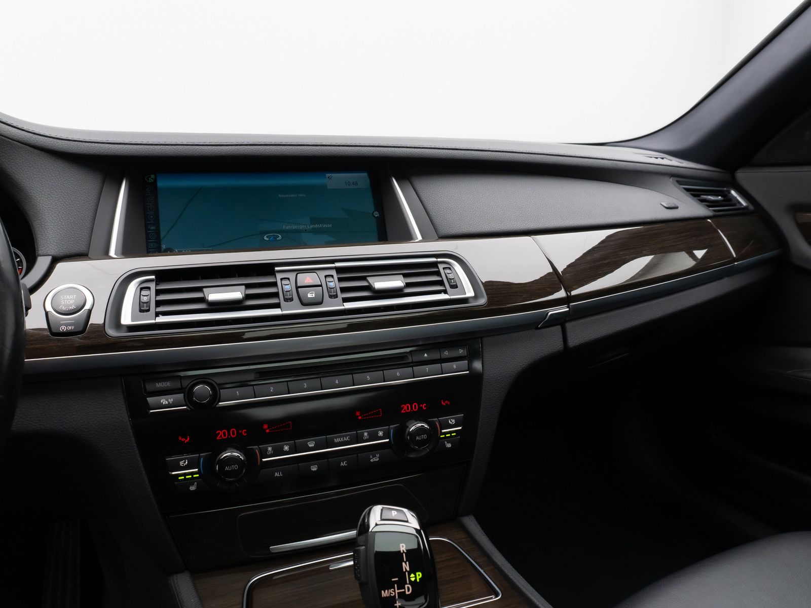 Fahrzeugabbildung BMW 740d xD Glasdach Kamera HUD HiFi Lenkrhzg SoftCl
