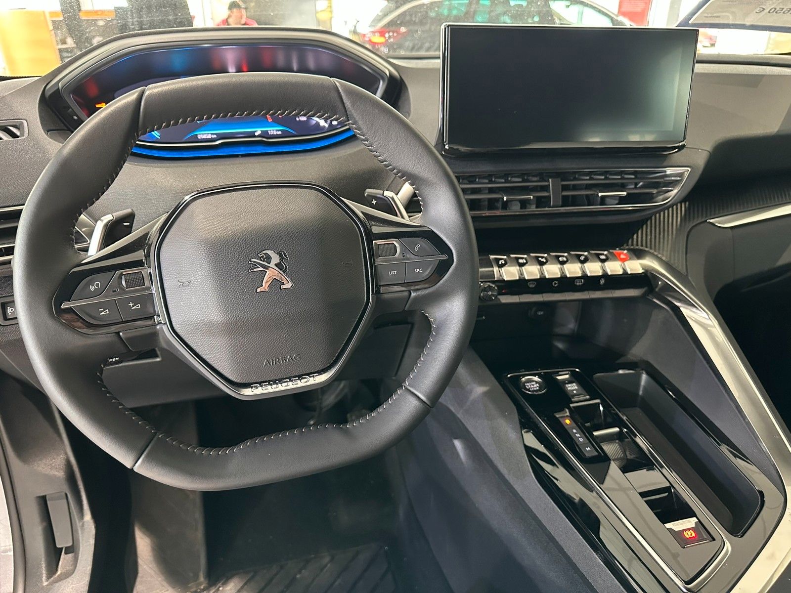Fahrzeugabbildung Peugeot 5008 Active Pack 1.2T LED/NAVI/PDC/R'CAM/DAB+