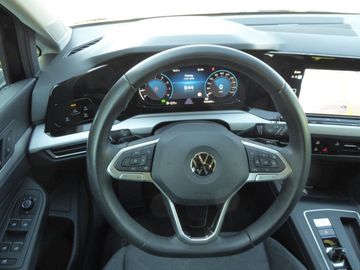 Volkswagen Golf - 11