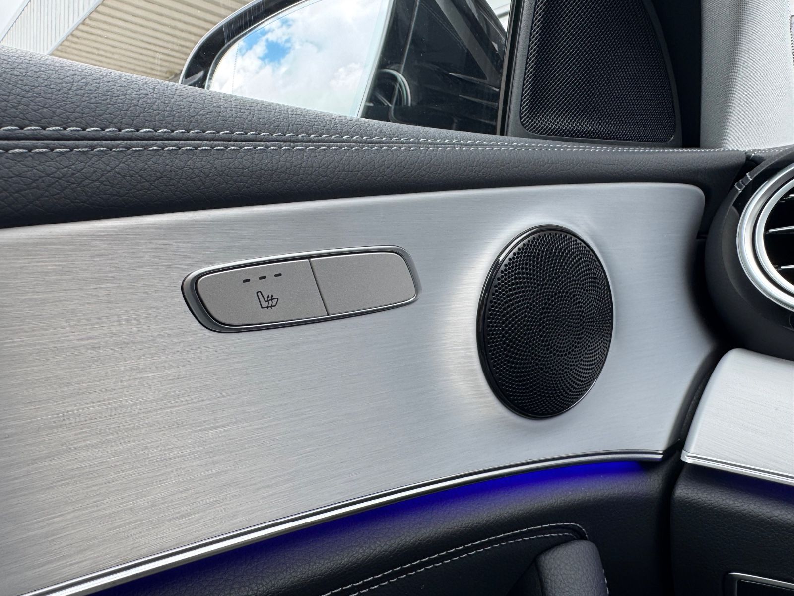 Fahrzeugabbildung Mercedes-Benz E 300 de/Plug-in/Leder/Ambiente/LED/360°Cam/SHZ/