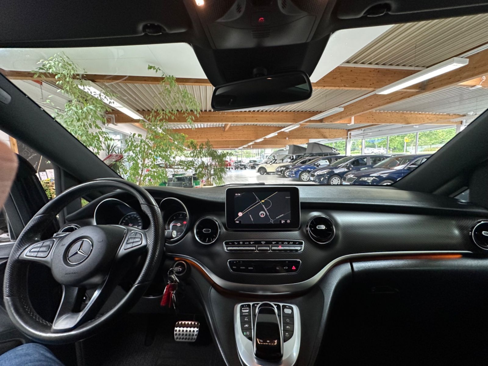 Fahrzeugabbildung Mercedes-Benz V 300d AMG EDITION 4MATIC lang*Pano*