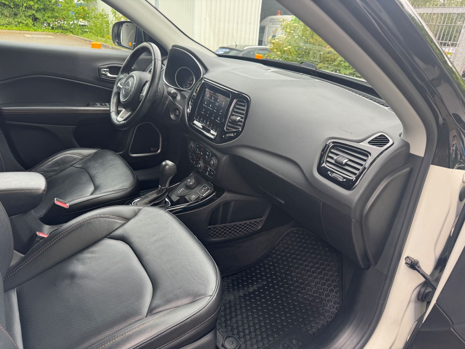 Fahrzeugabbildung Jeep Compass Limited 4WD Leder+Navi+Kamera+ACC