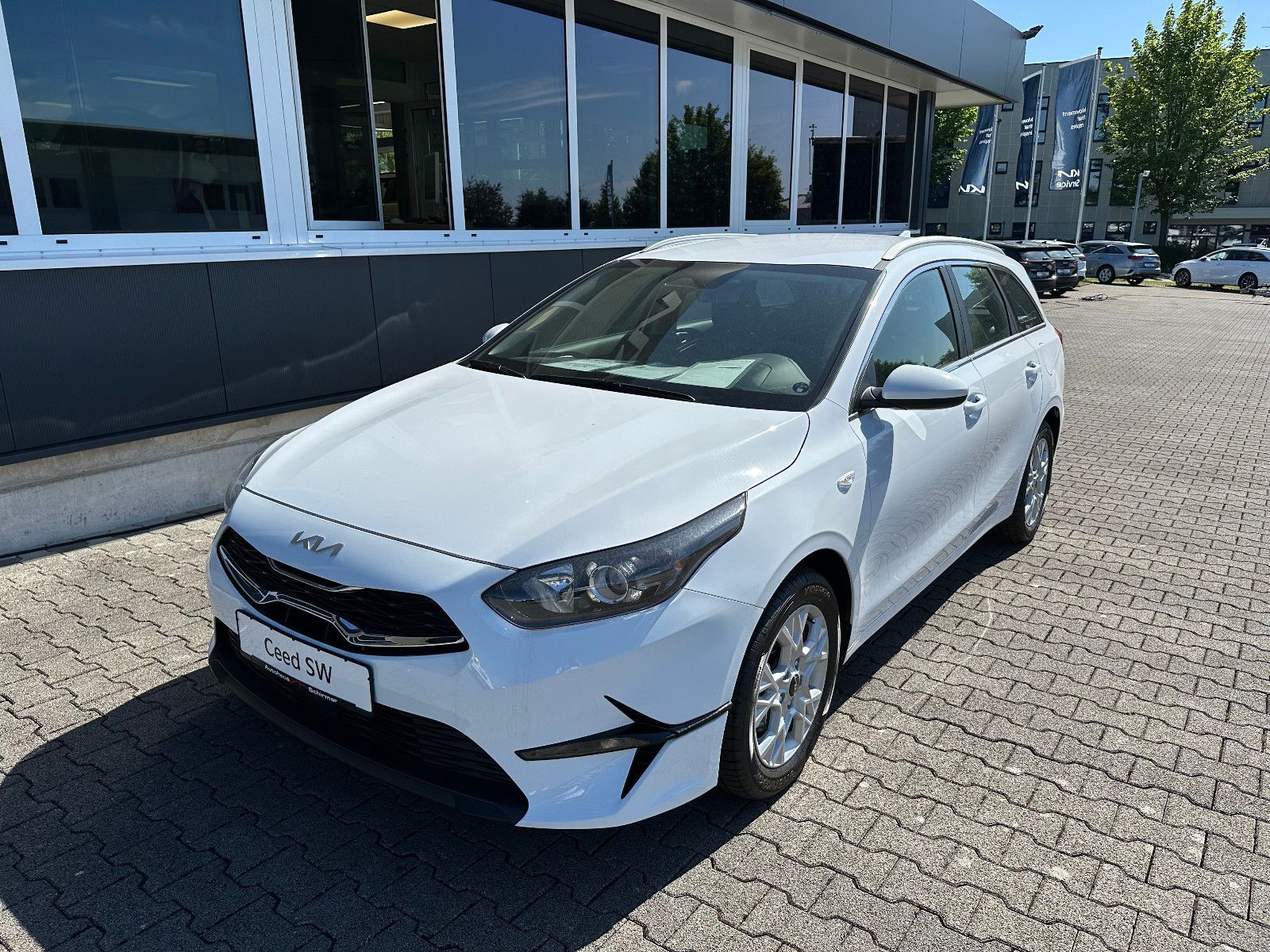 Fahrzeugabbildung Kia Ceed Sportswagon 1.5T 140PS DCT7 VISION KOMF+