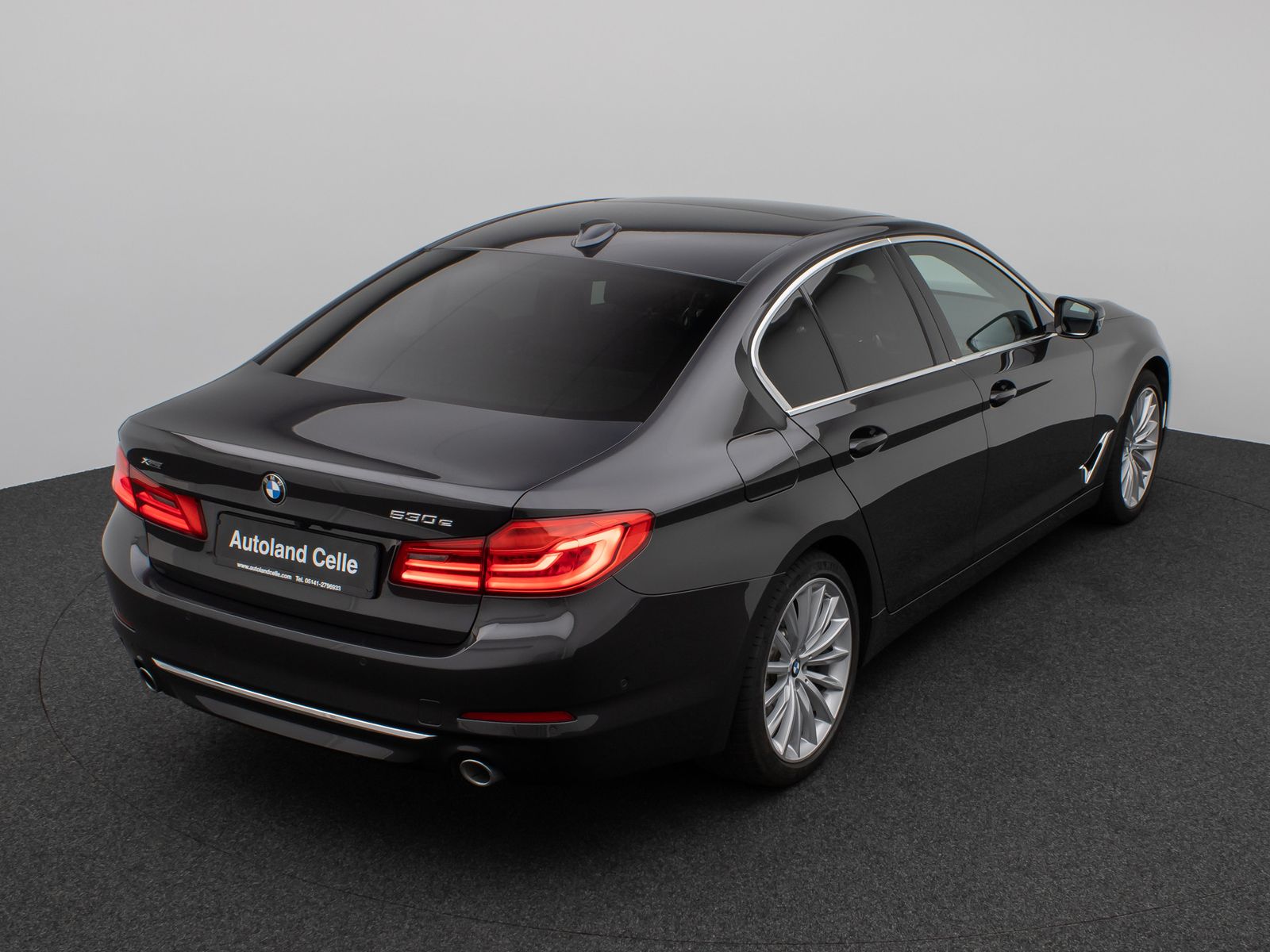 Fahrzeugabbildung BMW 530e xD LuxuryLine 360°Glasdach HUD HiFi Massage