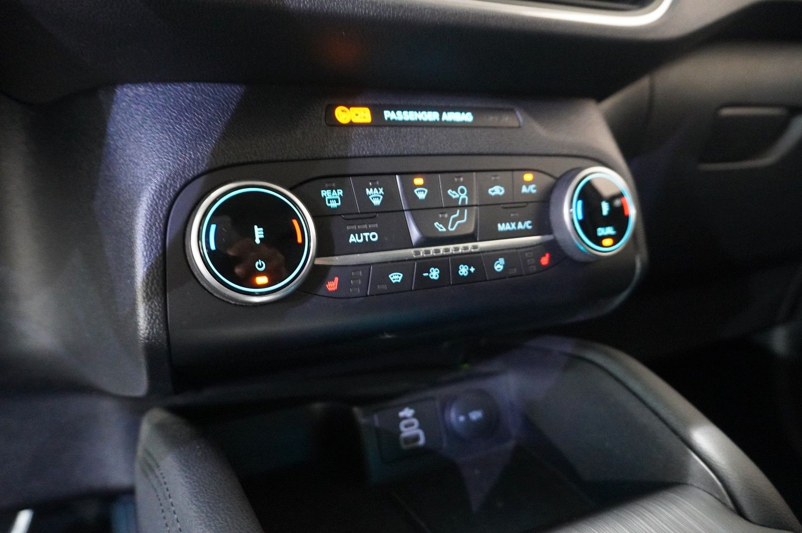 Fahrzeugabbildung Ford Kuga 2.5 HYBRID TITANIUM X 4X4 NAVI/LED/KAMERA