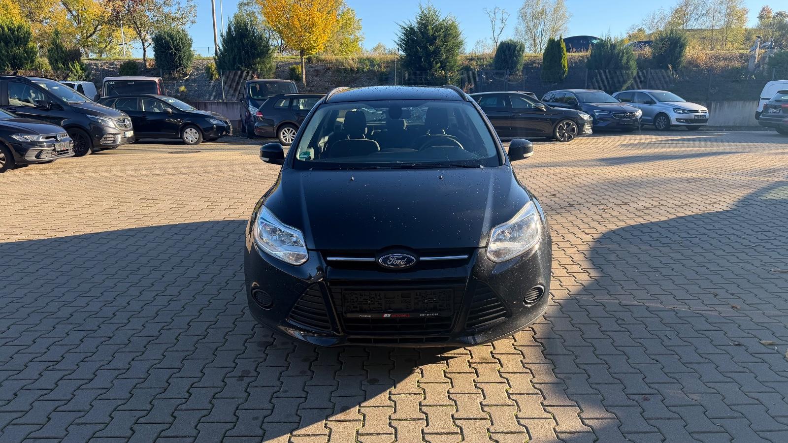 Ford Focus 2013 — rear view