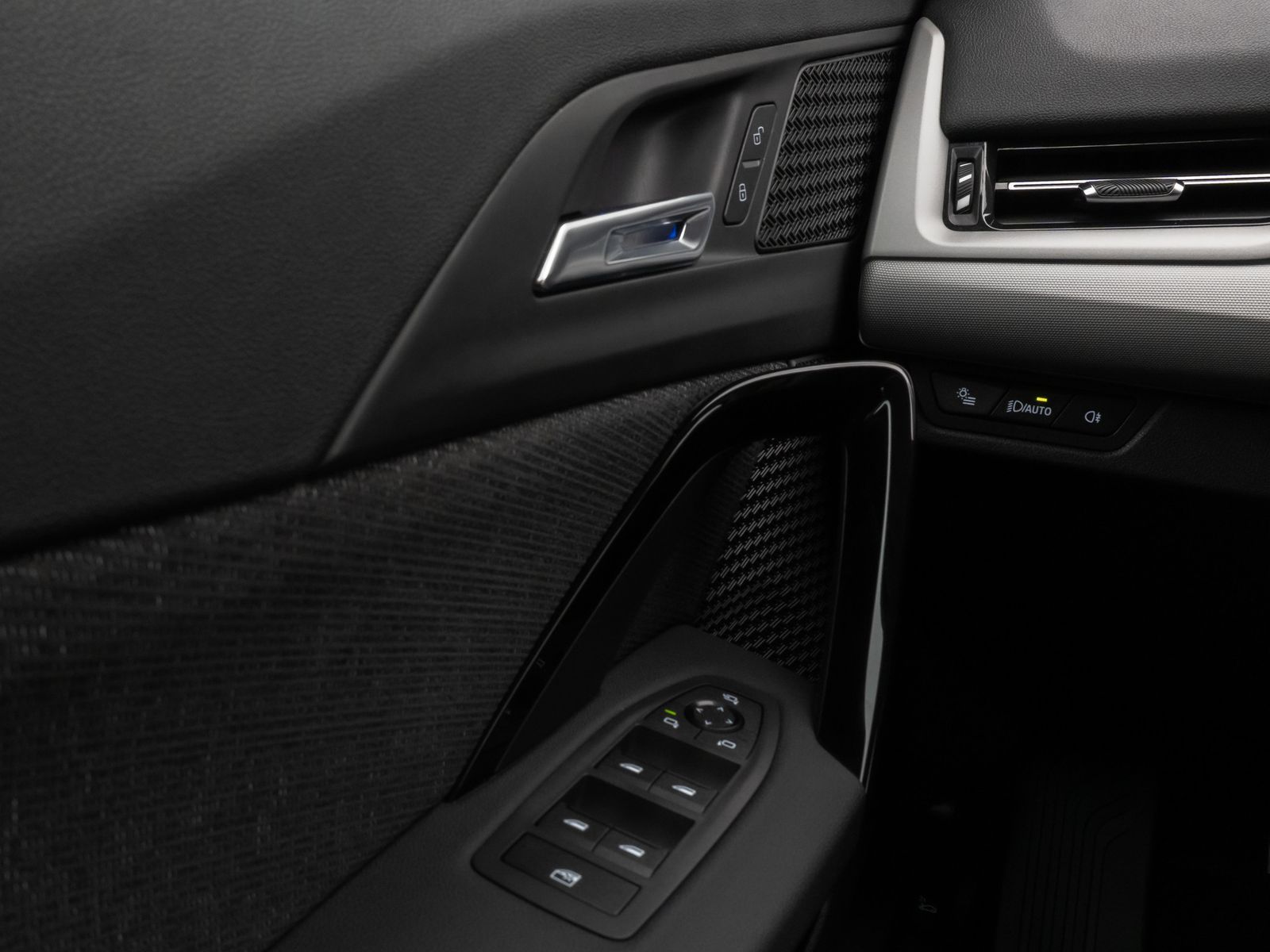 Fahrzeugabbildung BMW X1 sD18i Kamera DAB Fernlichtassist Komfort AHK