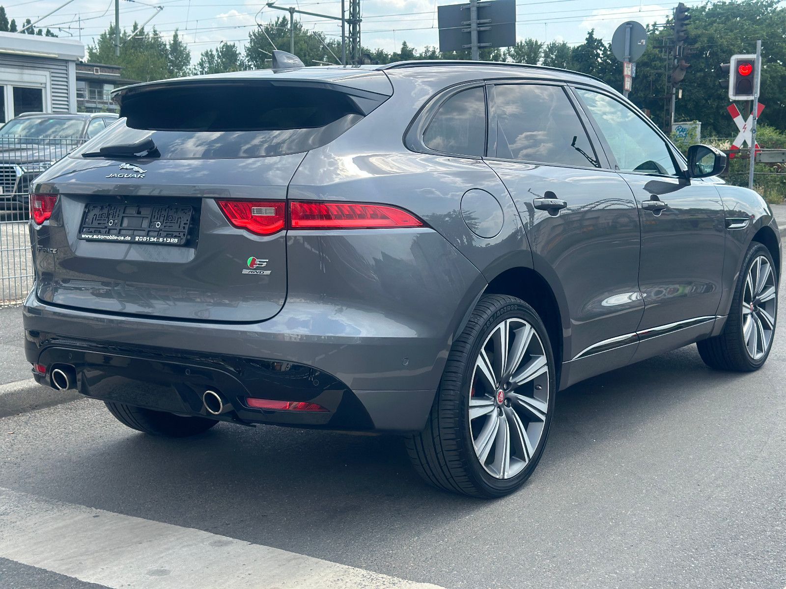 Fahrzeugabbildung Jaguar F-PACE S AWD QUICKSHIFT*22`LM+PANO+HEADUP+KAM*