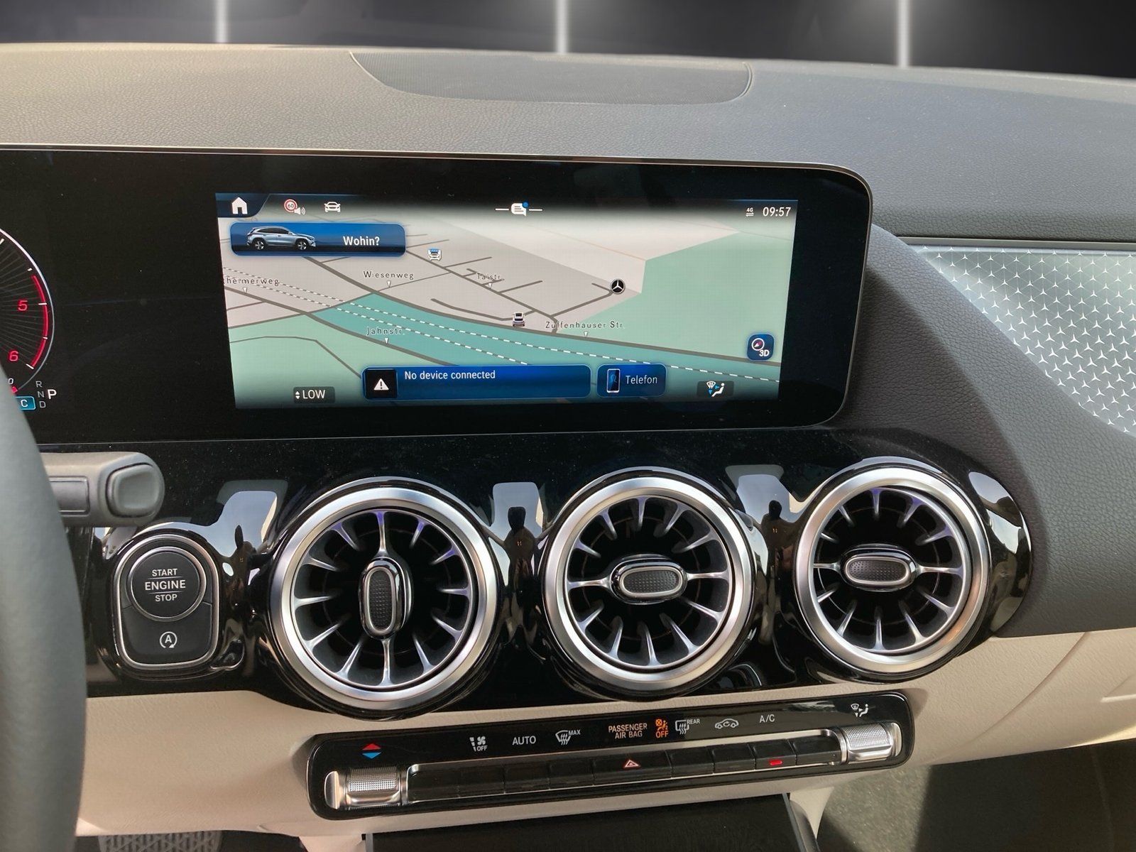 Fahrzeugabbildung Mercedes-Benz GLA 220 d 4M Progressive*AHK*Burme*Distro*MBeam*